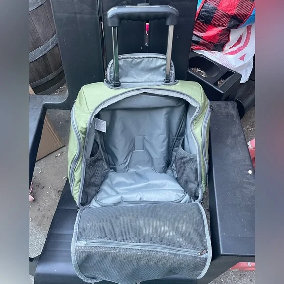 Eagle Creek Olive and Gray Softside Rolling Duffel Bag - Picture 3 of 5